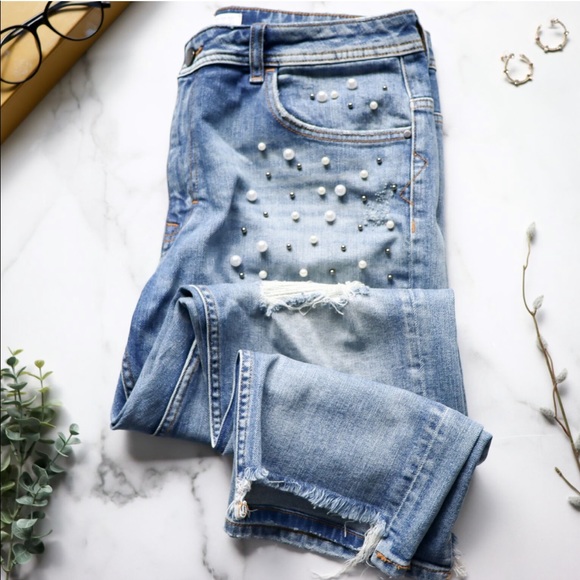 Zara Denim - ZARA Jeans Light Wash Pearl Embellished Raw Hem